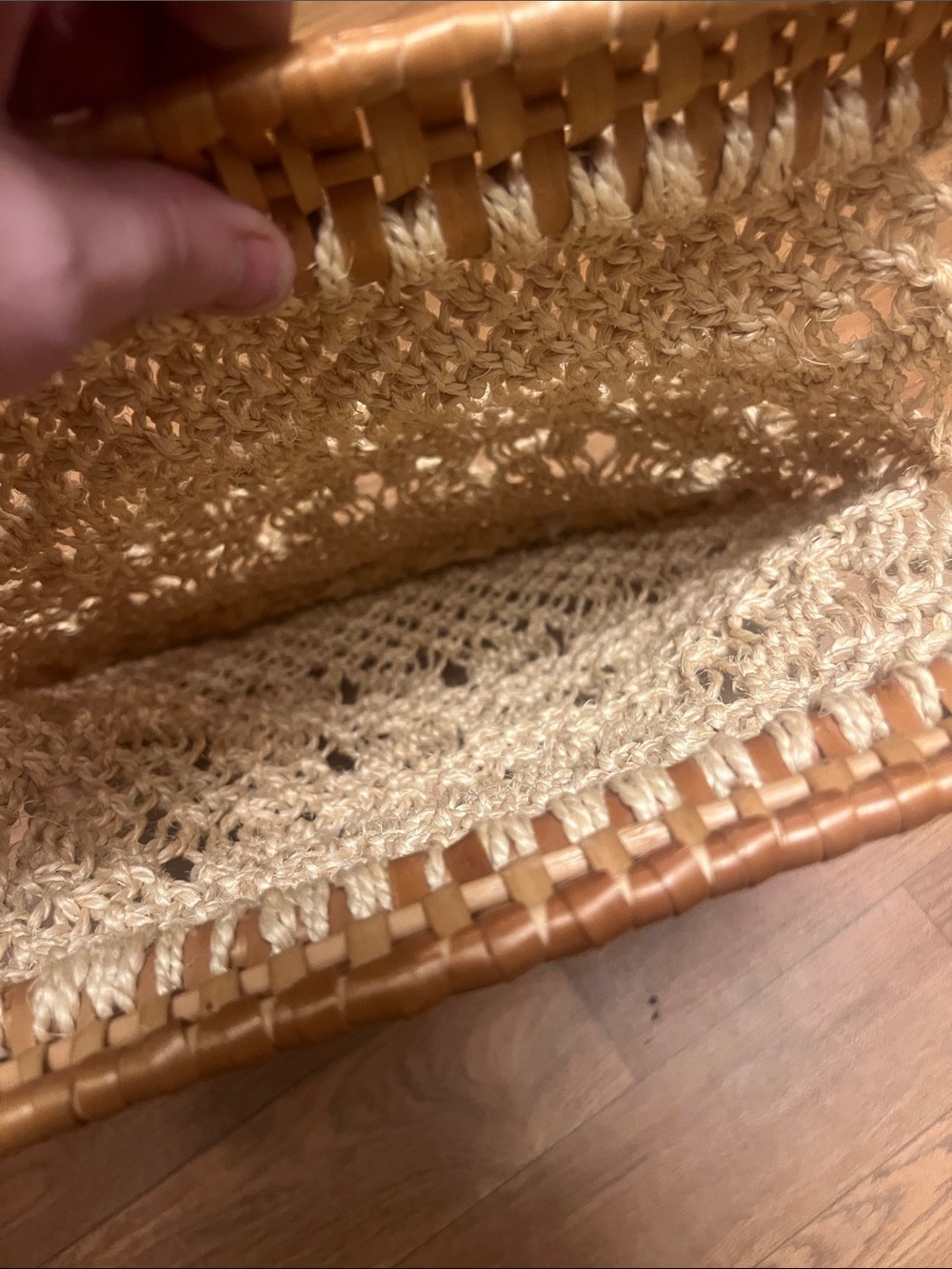 Vintage Beige Macramé Handbag Wooden Handles Boho Woven Market Purse - Picture 7 of 7